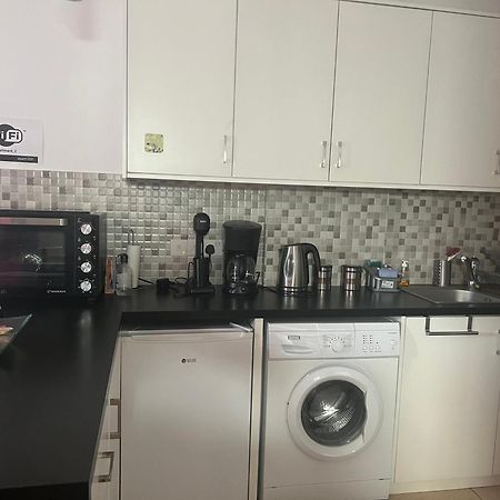 Charalambous Apartment Paphos Bagian luar foto