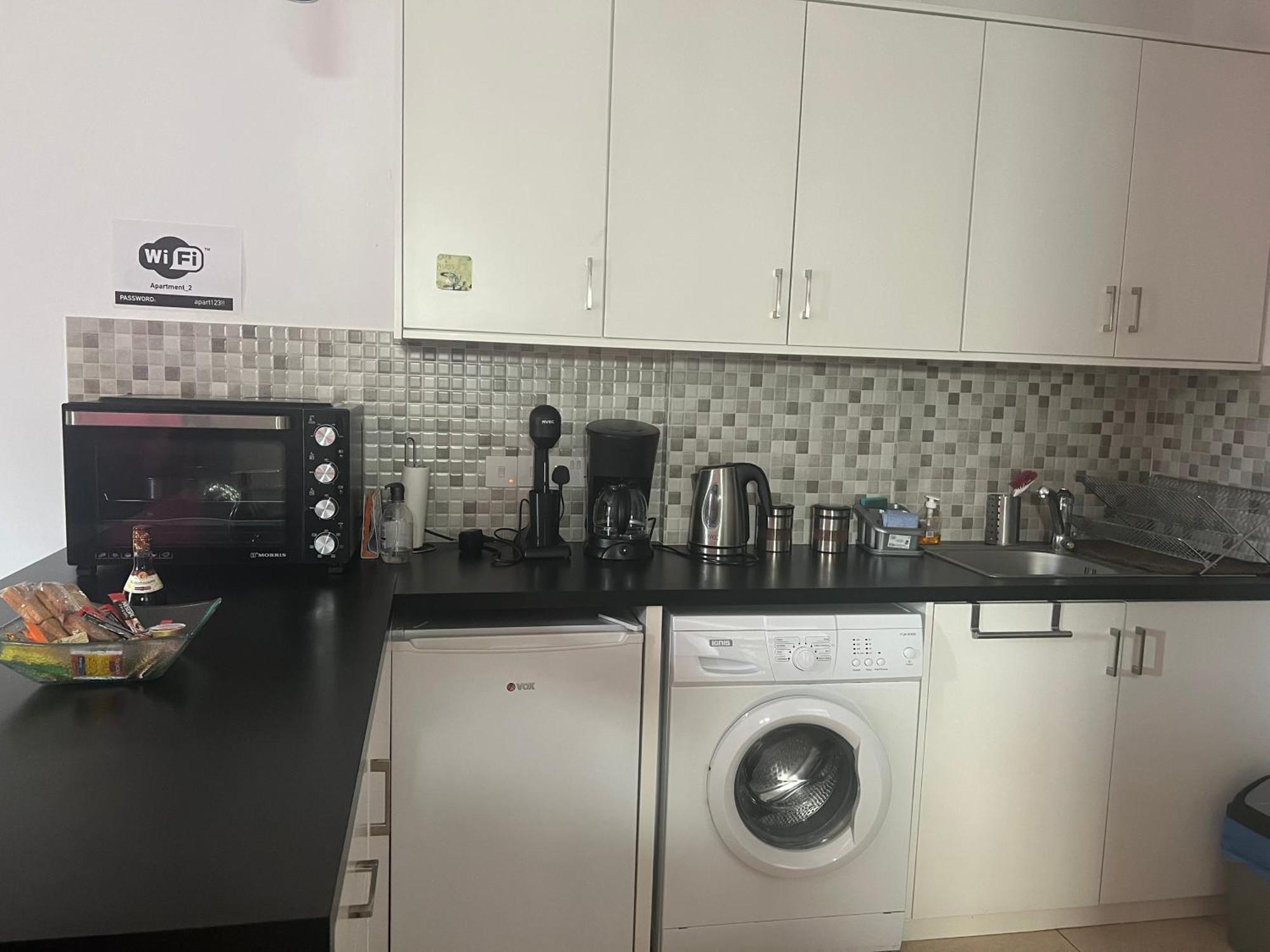 Charalambous Apartment Paphos Bagian luar foto