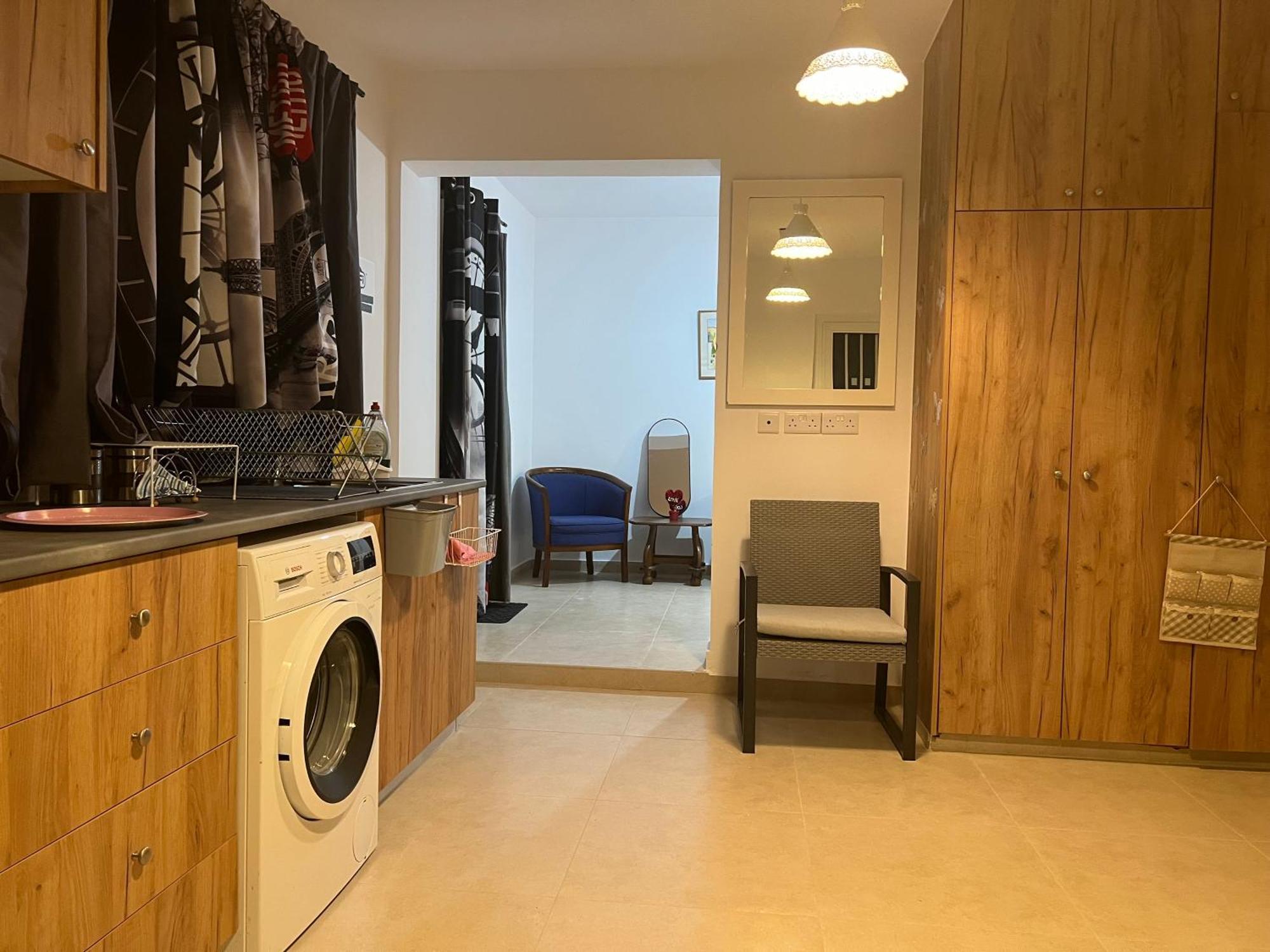 Charalambous Apartment Paphos Bagian luar foto