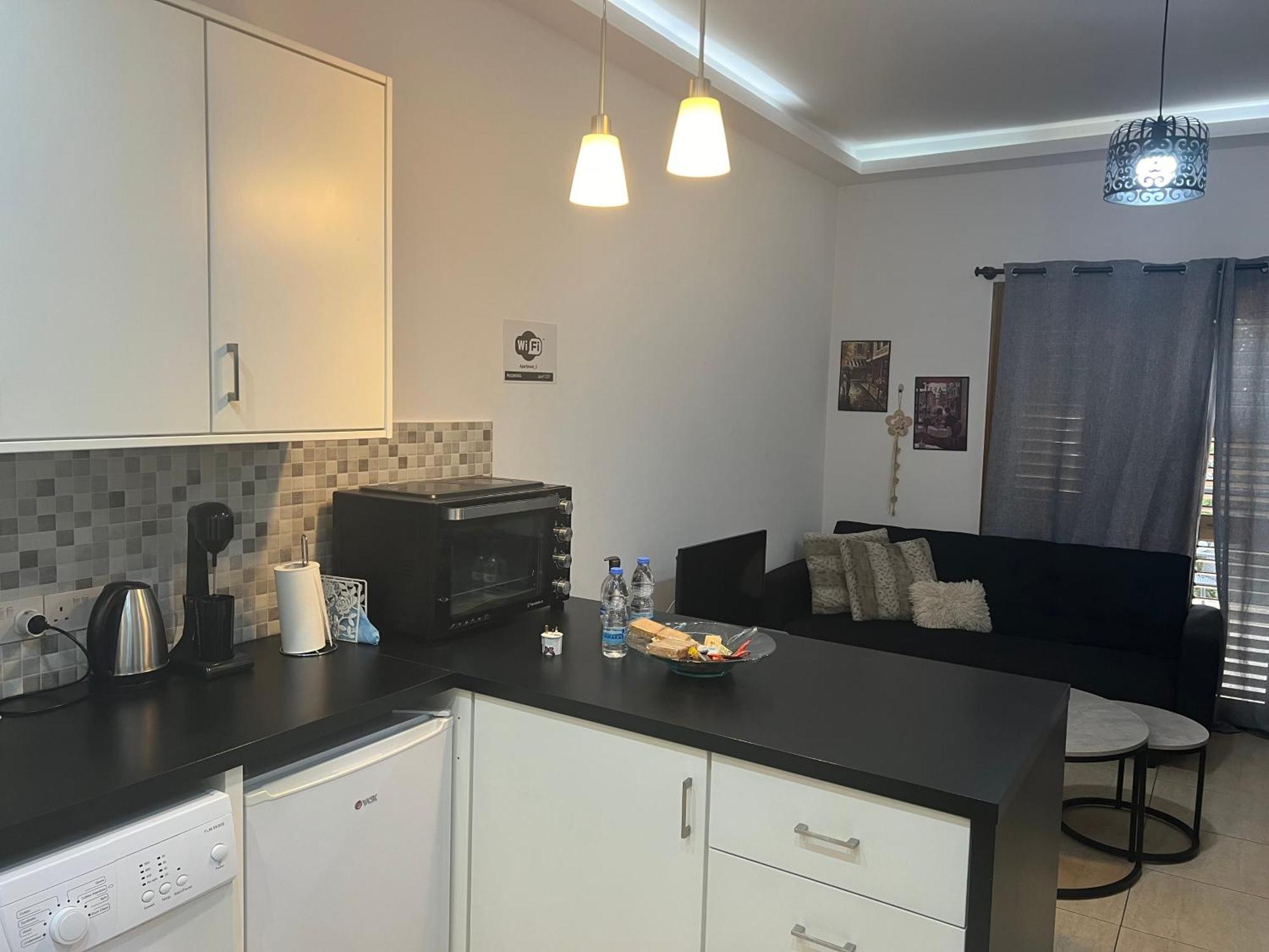 Charalambous Apartment Paphos Bagian luar foto