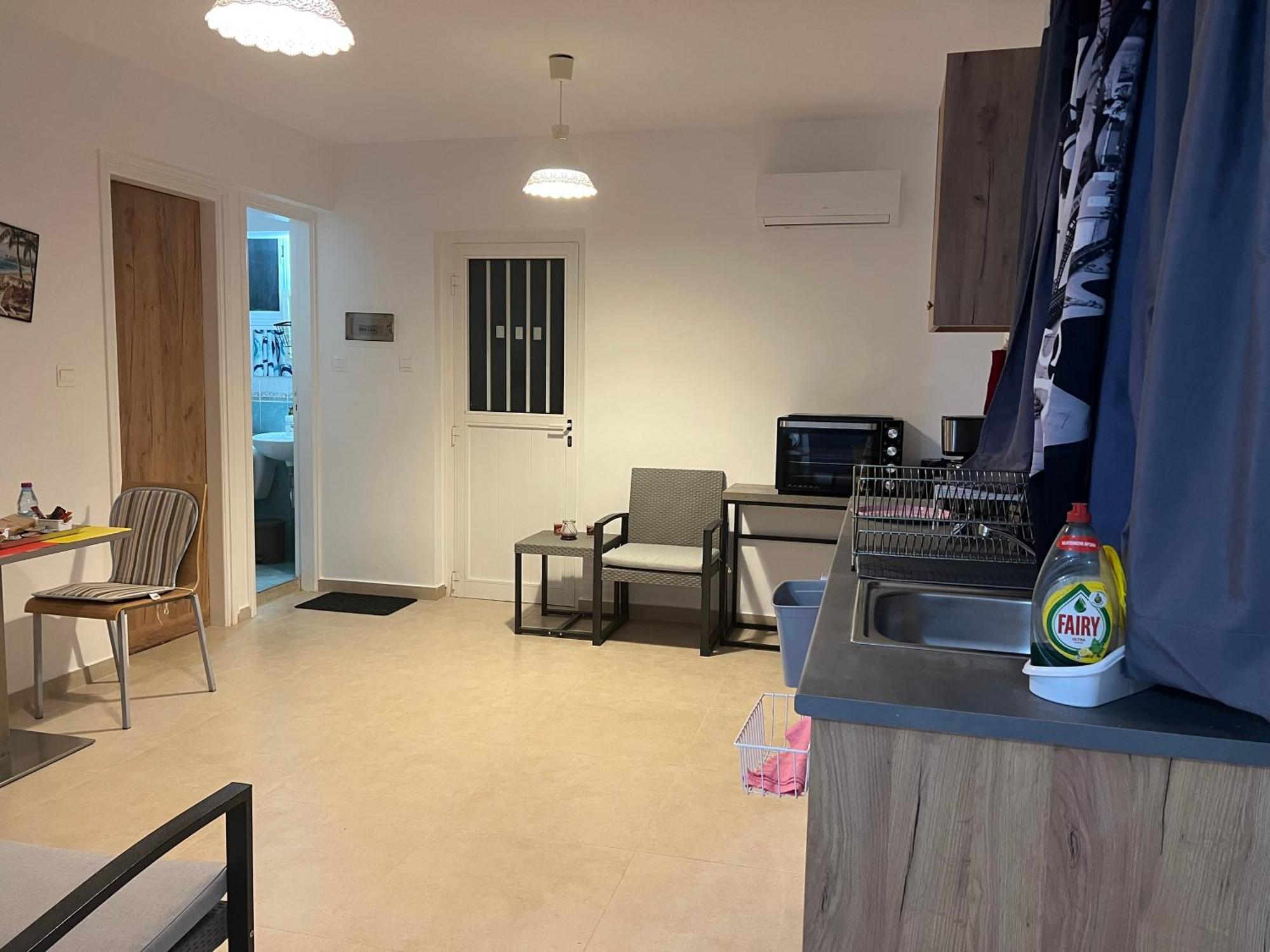 Charalambous Apartment Paphos Bagian luar foto