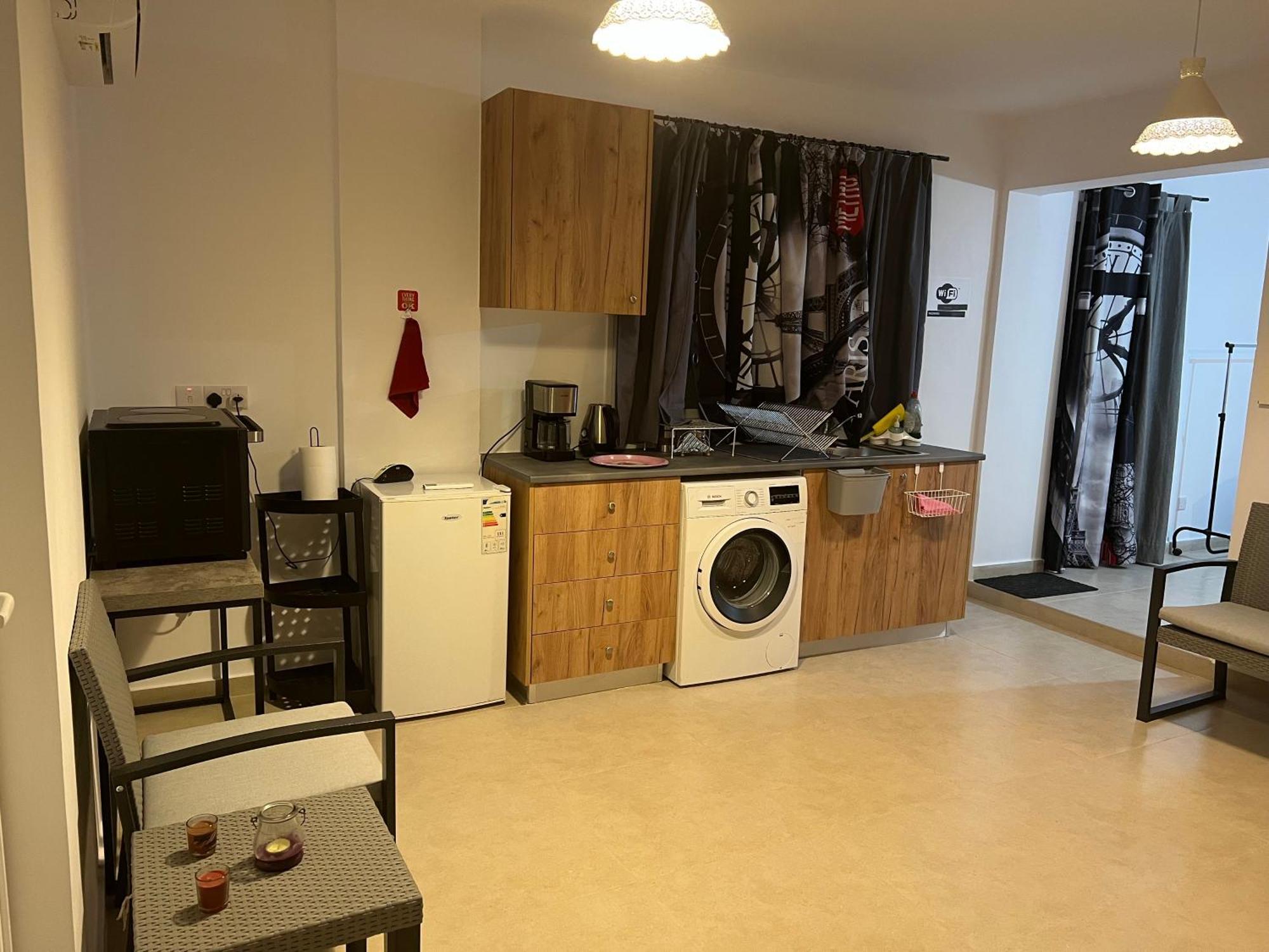 Charalambous Apartment Paphos Bagian luar foto