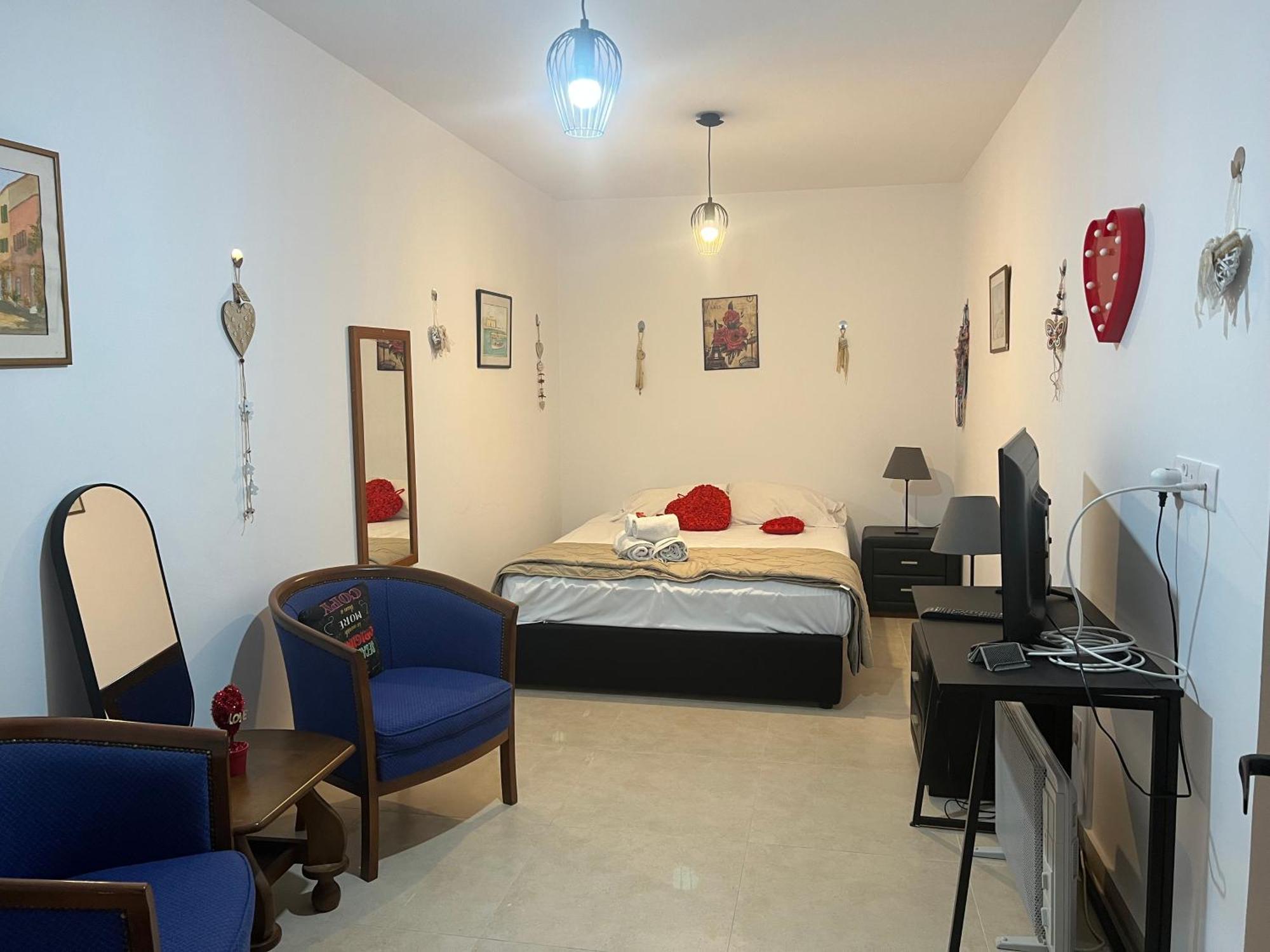 Charalambous Apartment Paphos Bagian luar foto