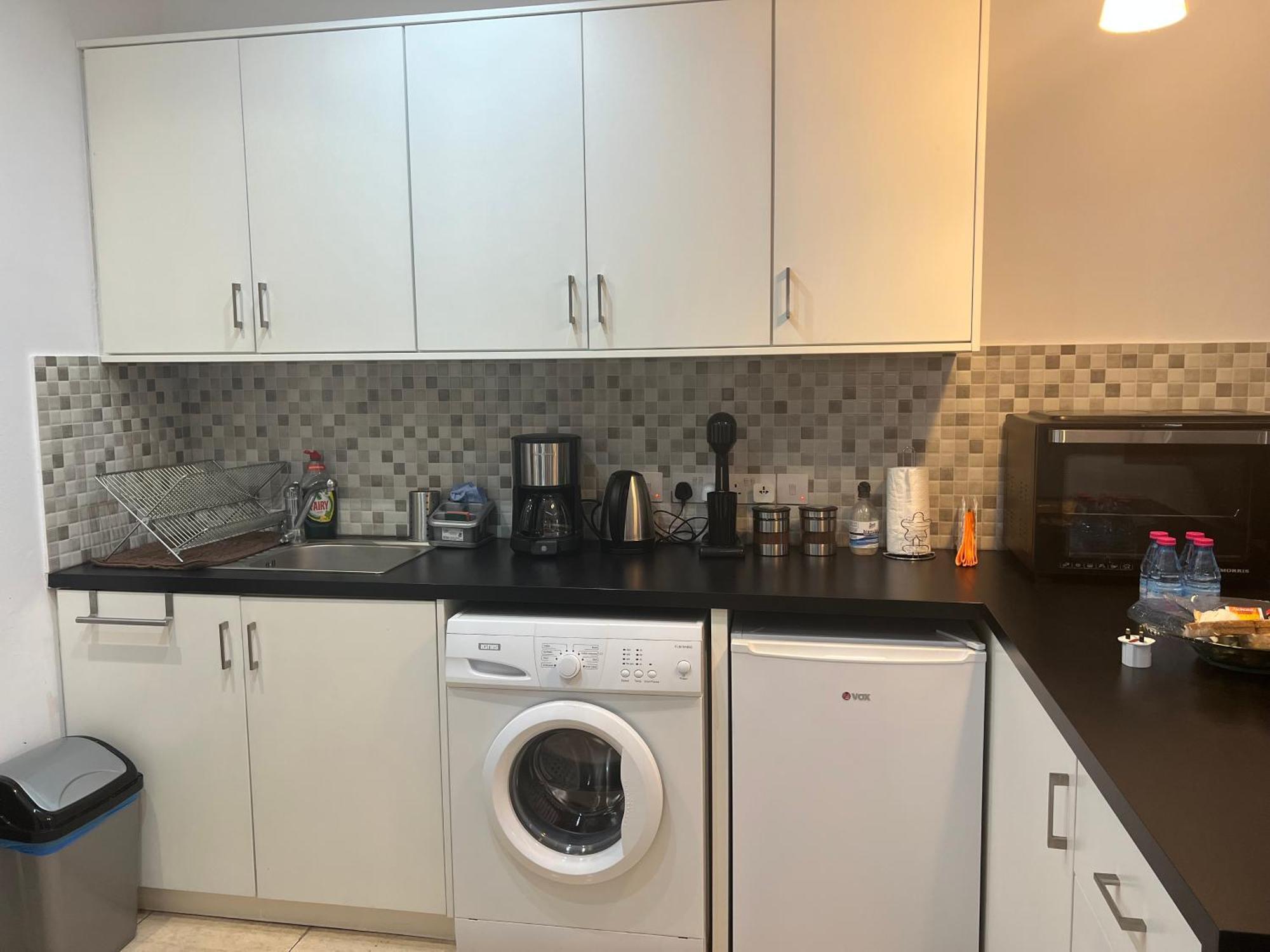 Charalambous Apartment Paphos Bagian luar foto