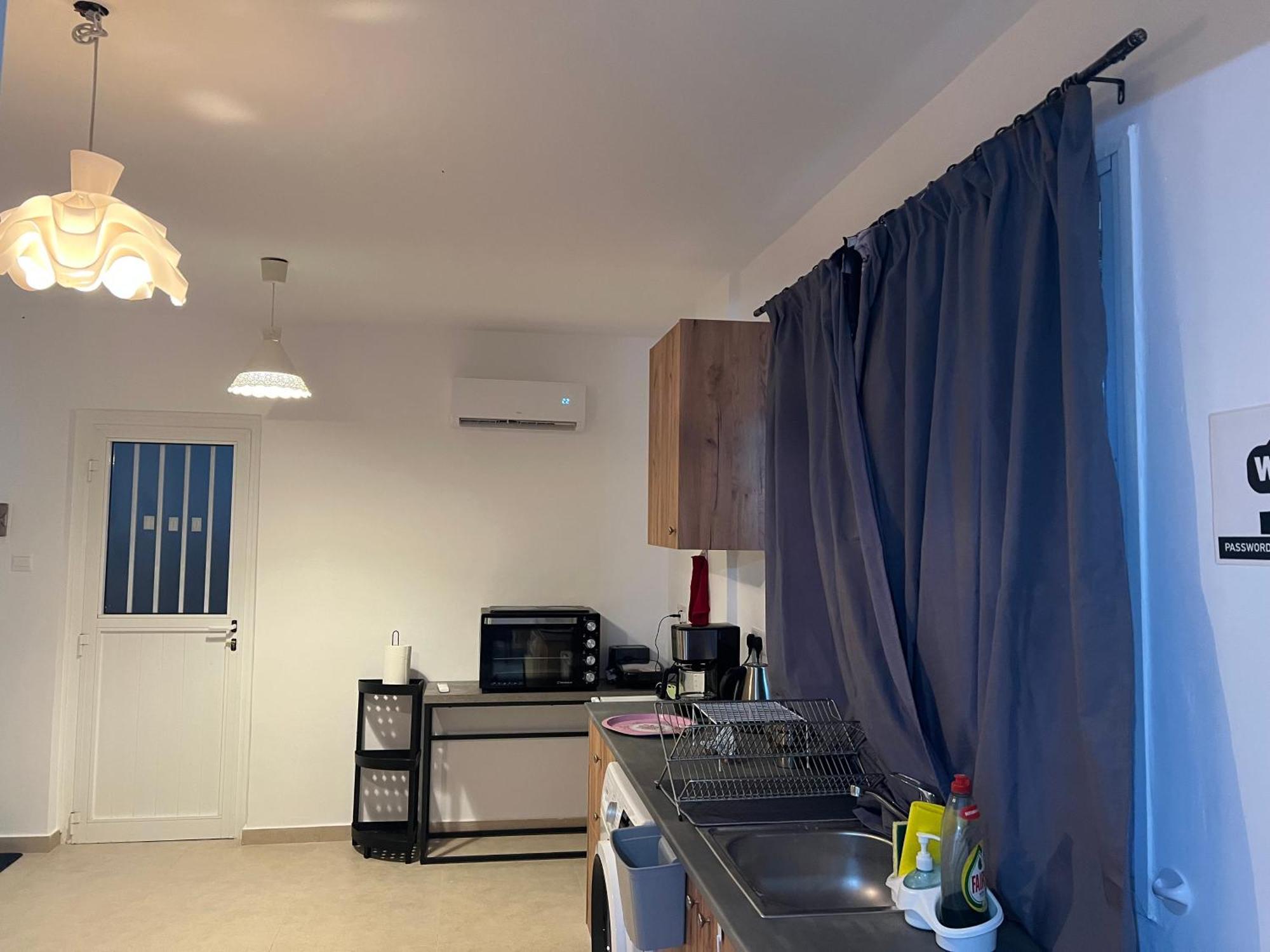 Charalambous Apartment Paphos Bagian luar foto