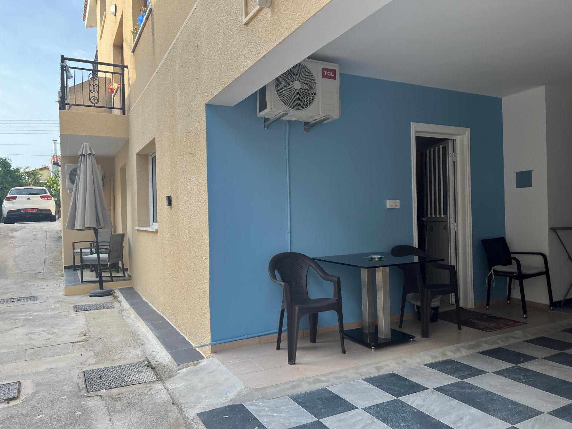 Charalambous Apartment Paphos Bagian luar foto