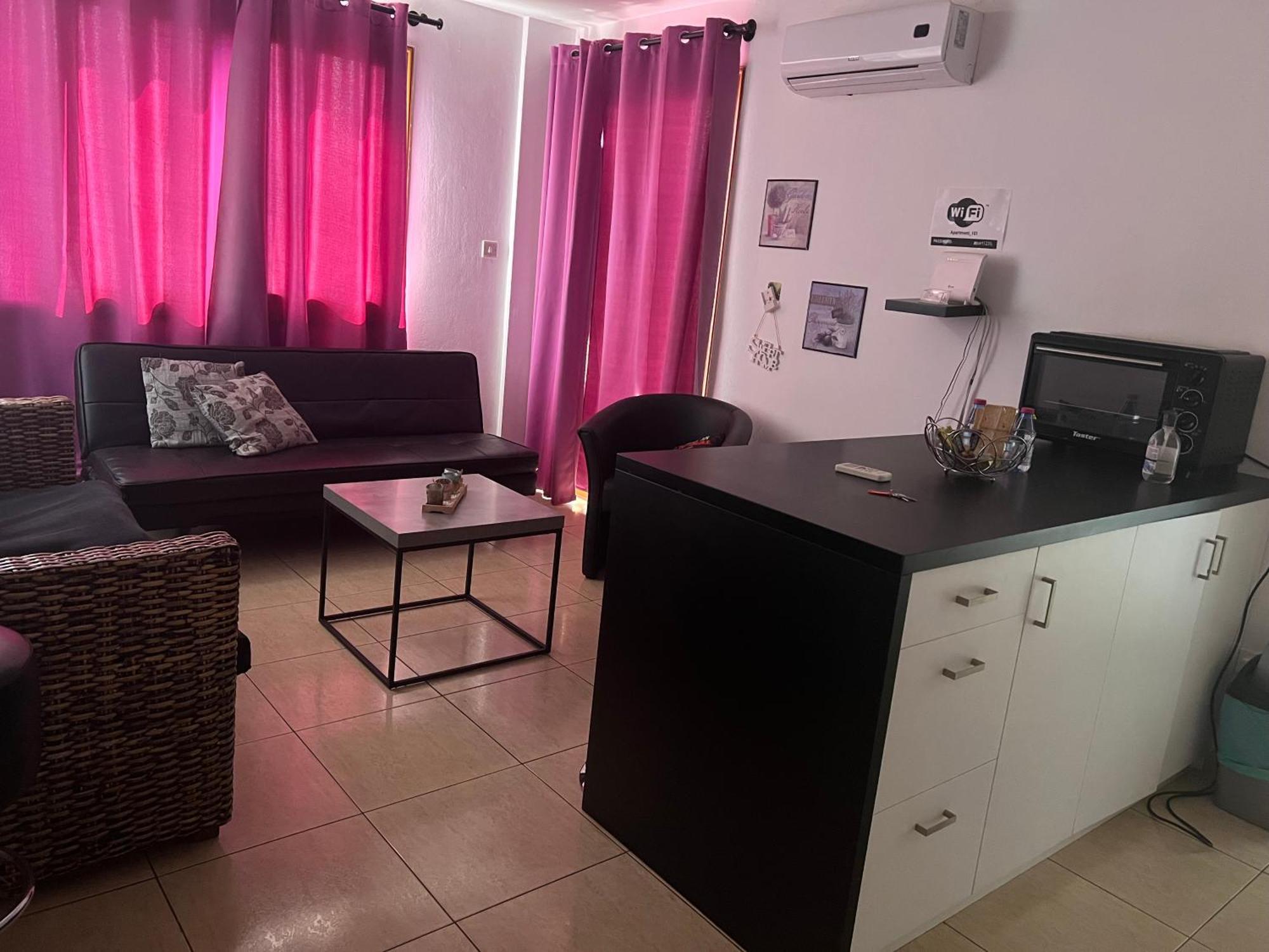Charalambous Apartment Paphos Bagian luar foto
