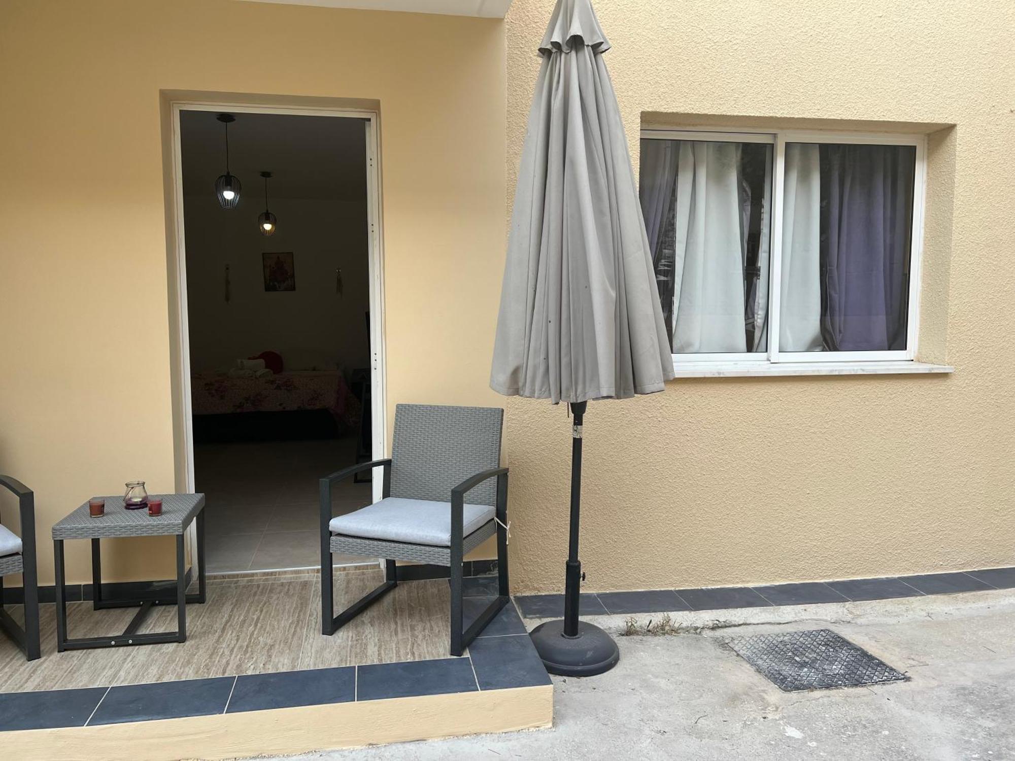 Charalambous Apartment Paphos Bagian luar foto
