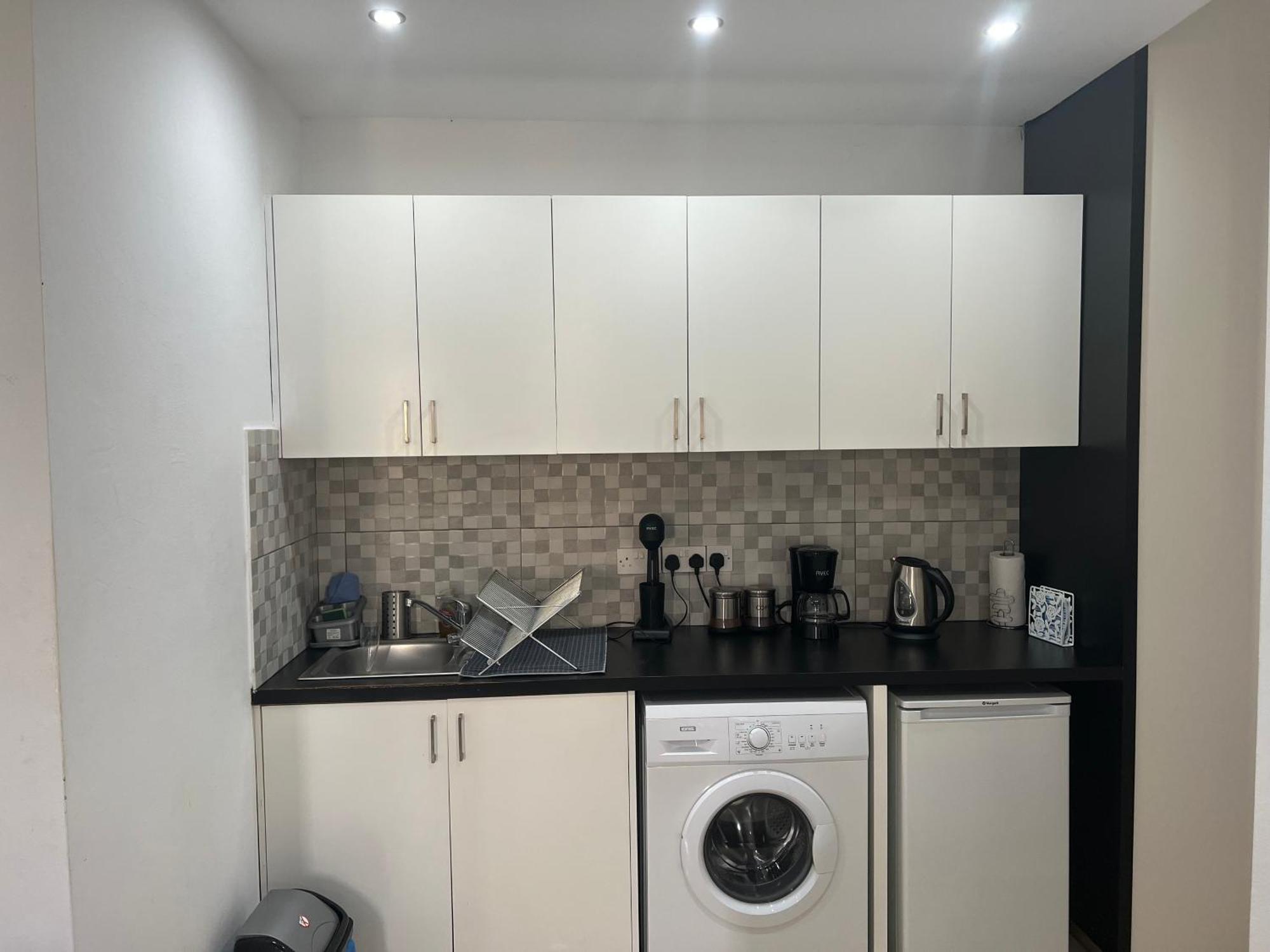 Charalambous Apartment Paphos Bagian luar foto