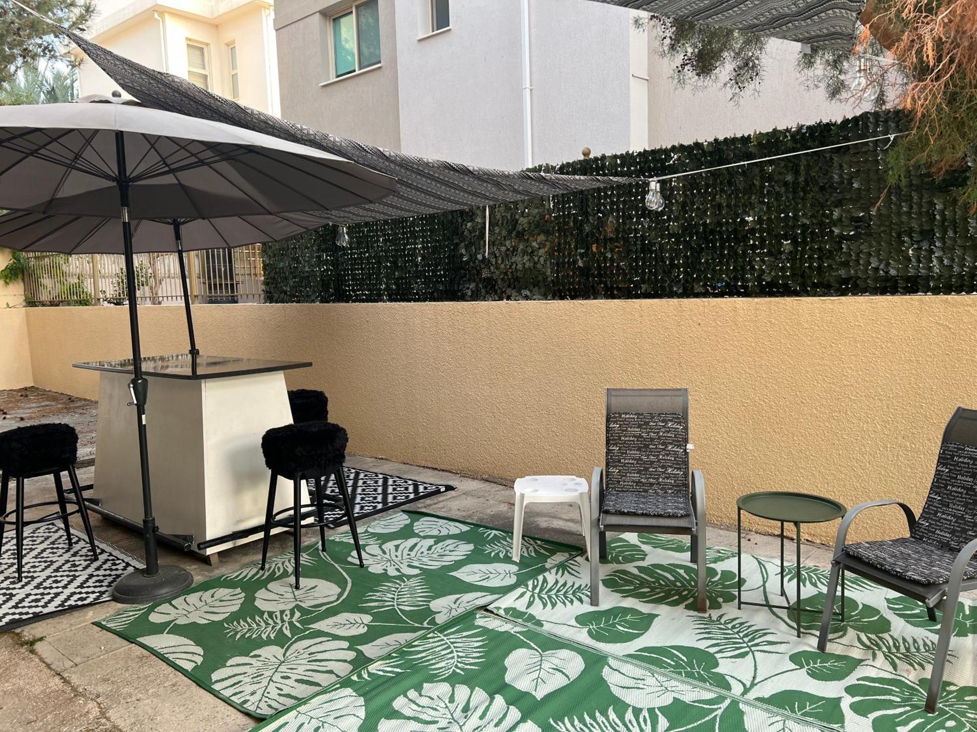 Charalambous Apartment Paphos Bagian luar foto
