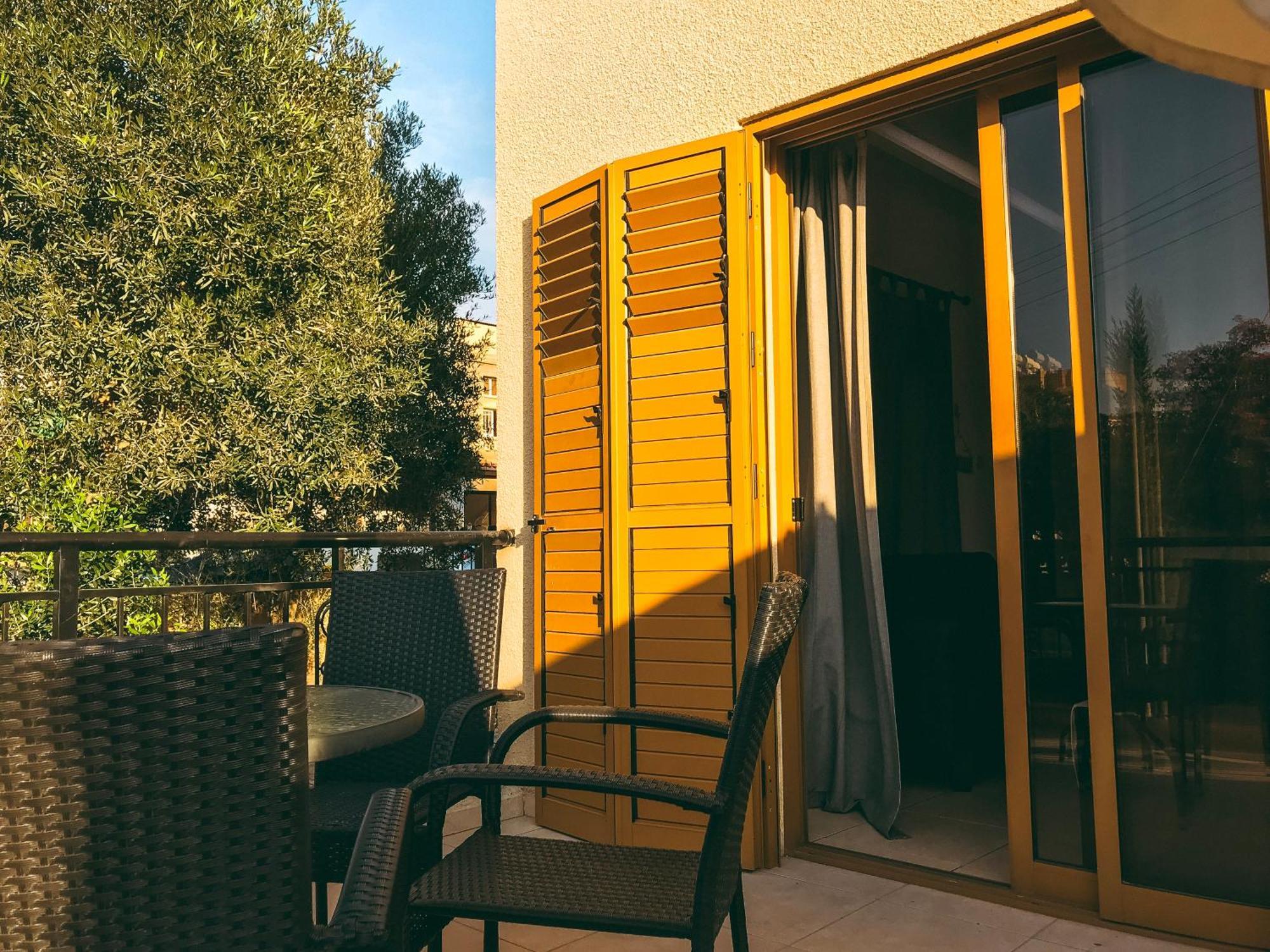 Charalambous Apartment Paphos Ruang foto